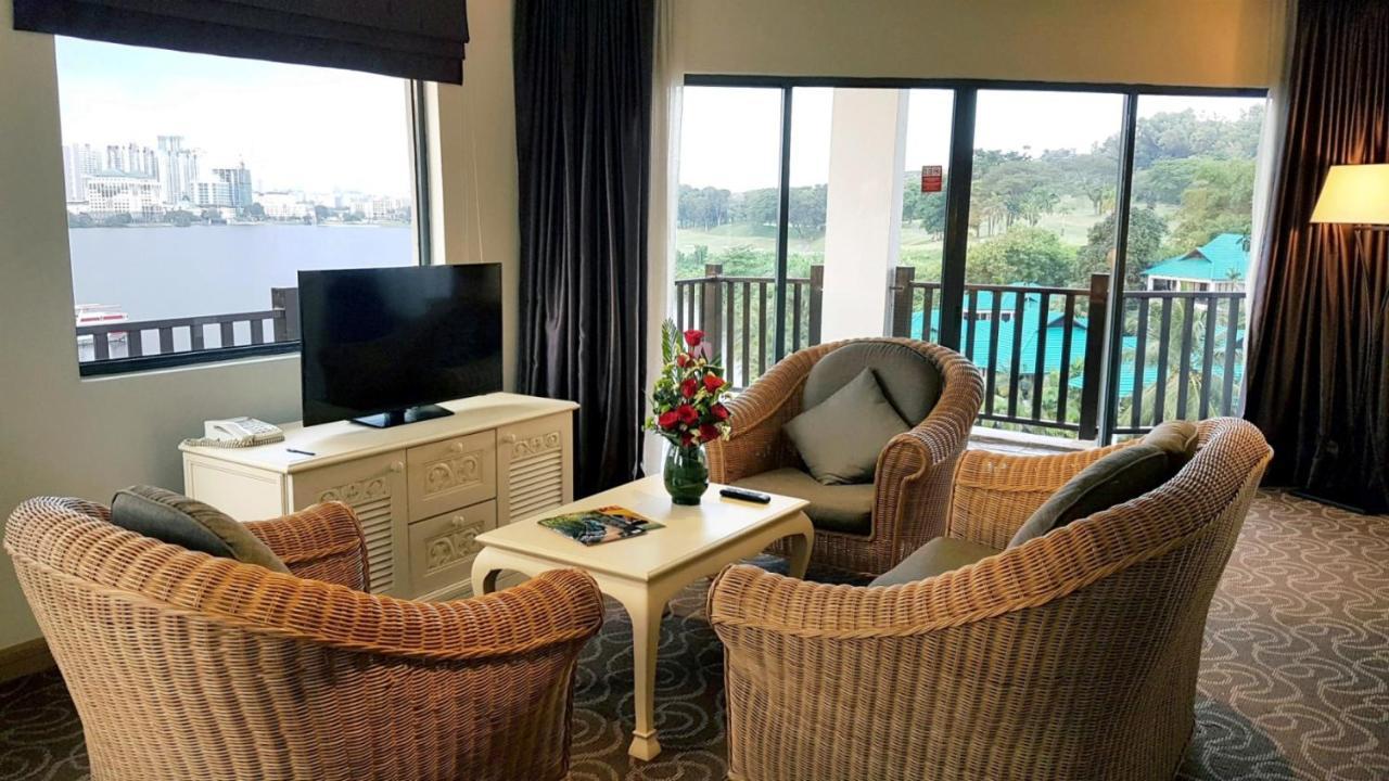 Mines Beach Resort Hotel Seri Kembangan Exterior foto