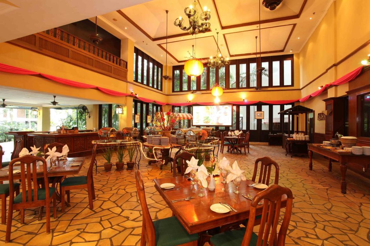 Mines Beach Resort Hotel Seri Kembangan Exterior foto