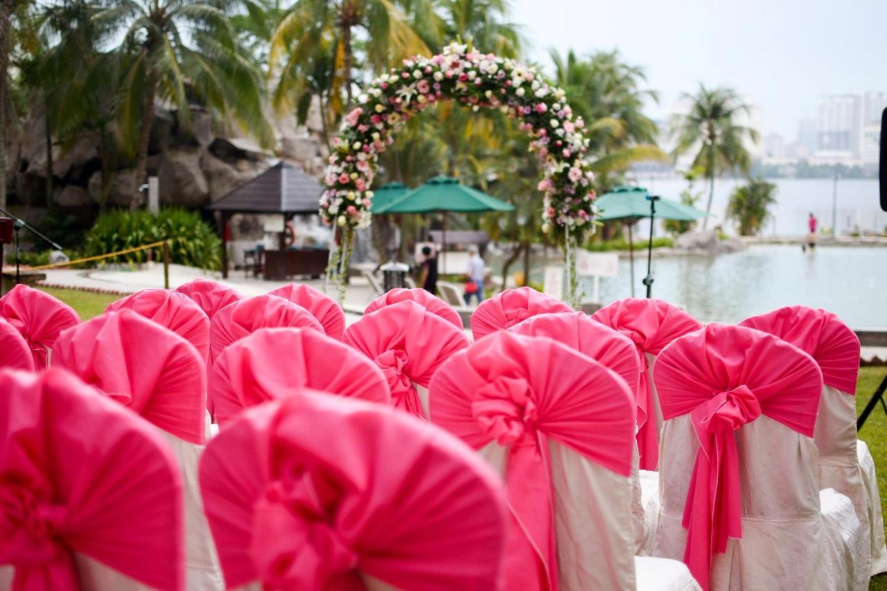 Mines Beach Resort Hotel Seri Kembangan Exterior foto